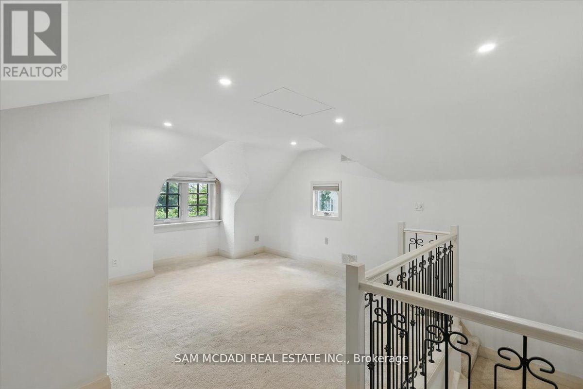 Photo 16 of 62 Maple Avenue S, Mississauga ON