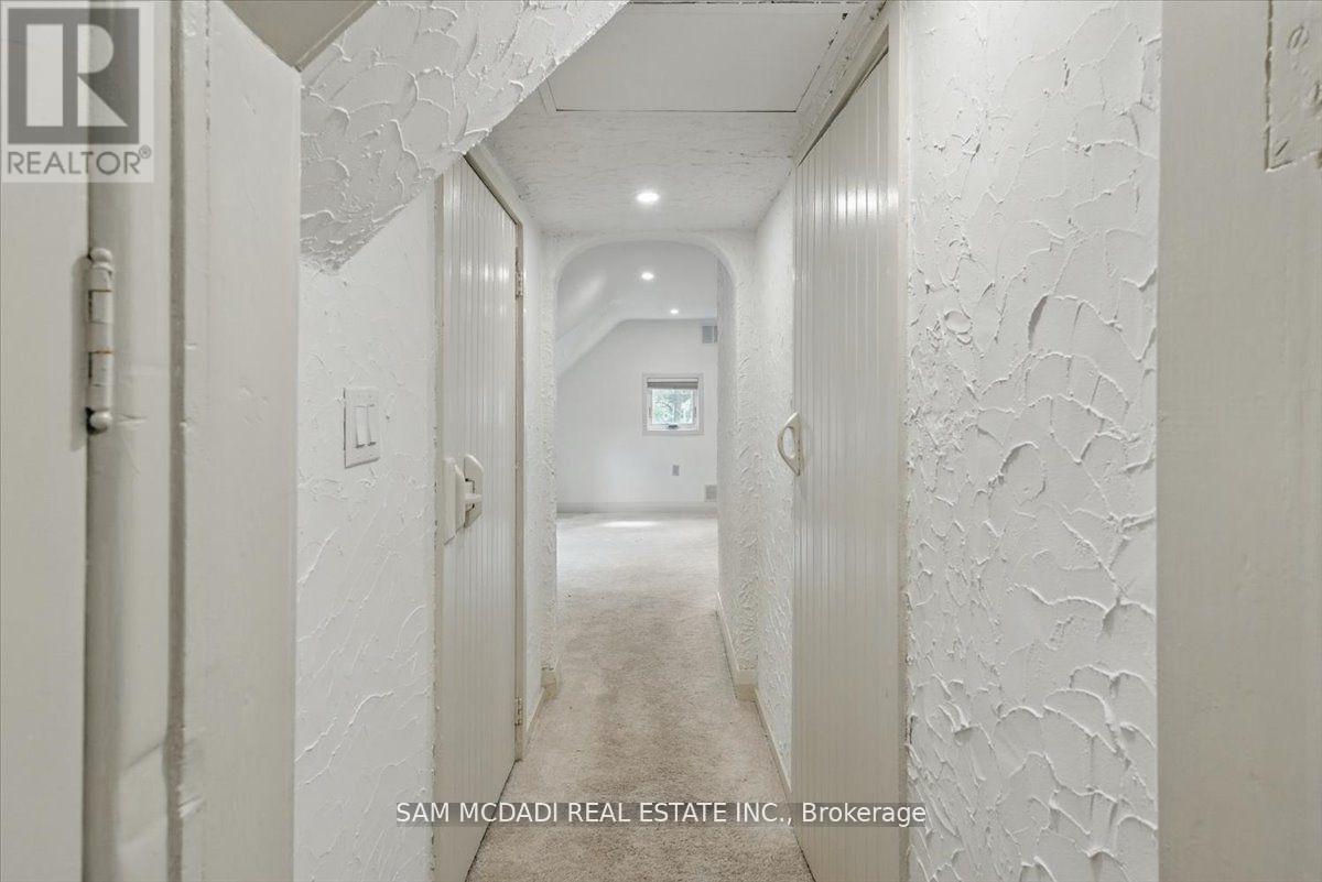 Photo 26 of 62 Maple Avenue S, Mississauga ON