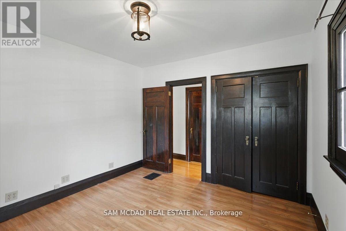 Photo 8 of 62 Maple Avenue S, Mississauga ON