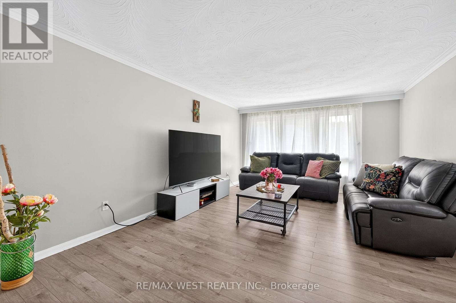 Photo 5 of 54 Barker Avenue, Toronto ON