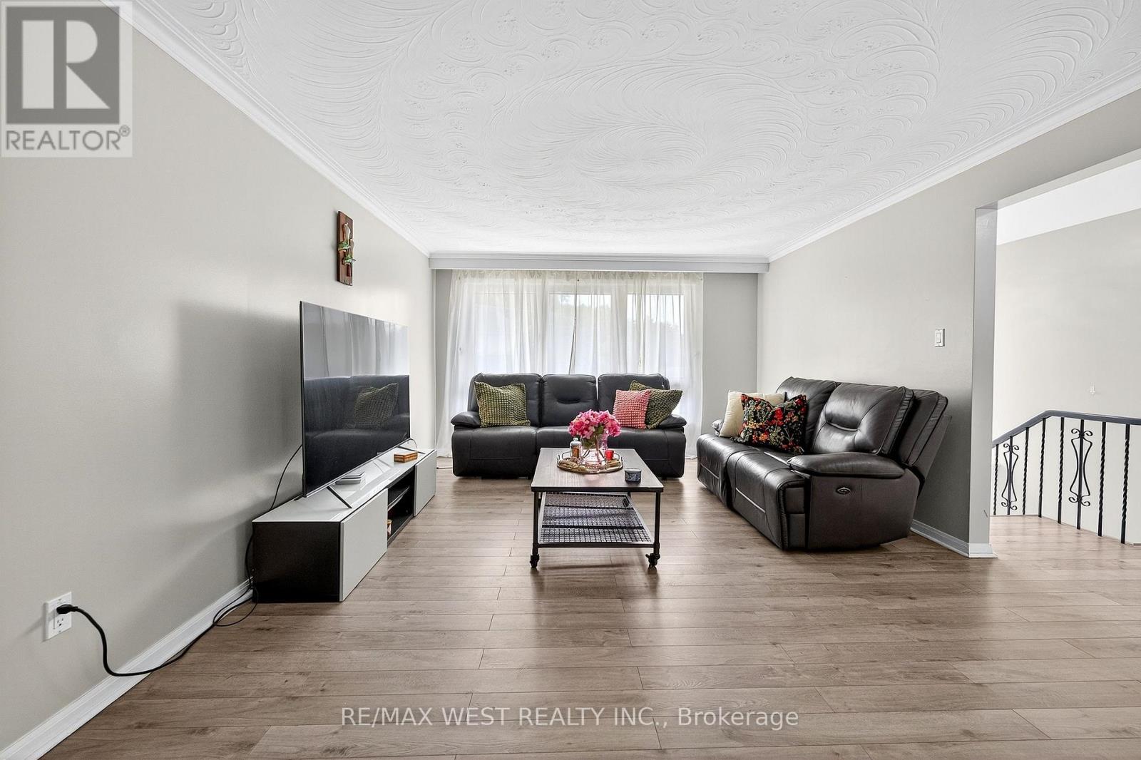 Photo 6 of 54 Barker Avenue, Toronto ON