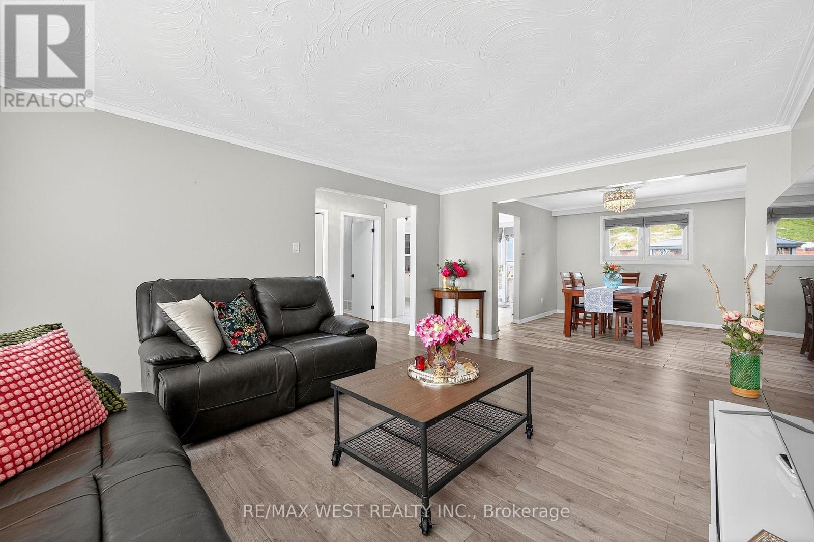 Photo 7 of 54 Barker Avenue, Toronto ON