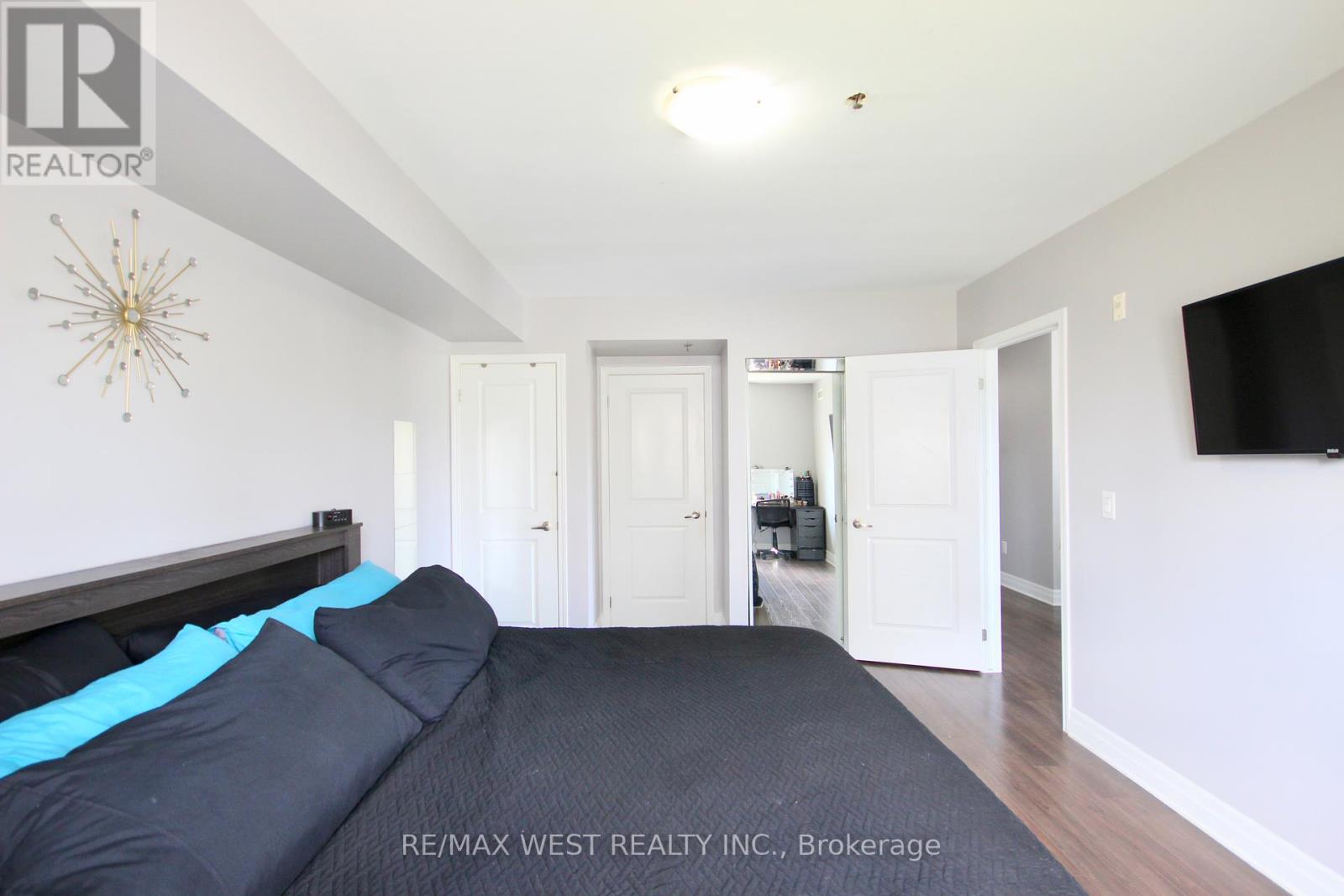 Photo 14 of 60 Baycliffe Crescent, Brampton ON