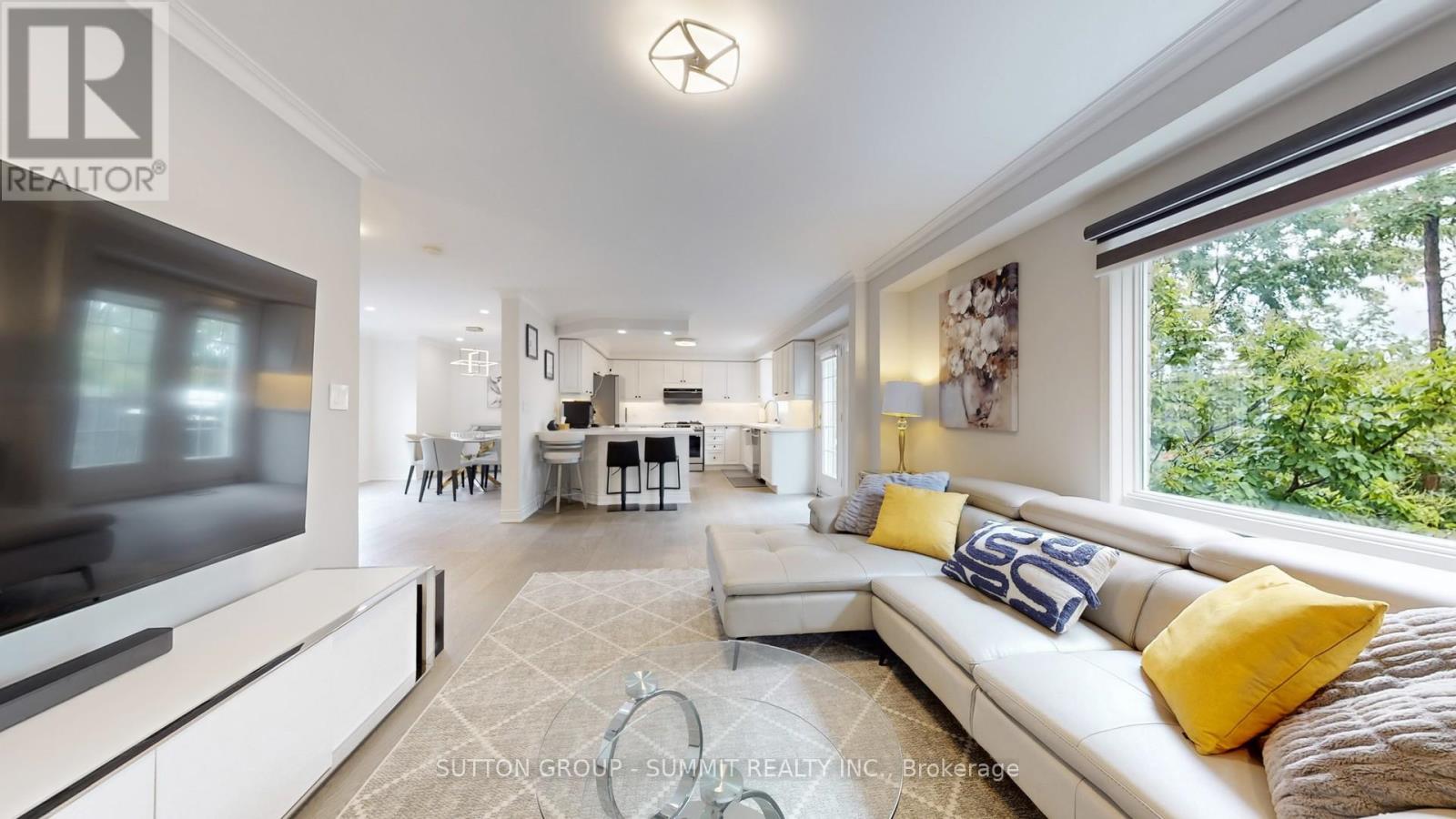 Photo 9 of 12 5535 Glen Erin Drive, Mississauga ON