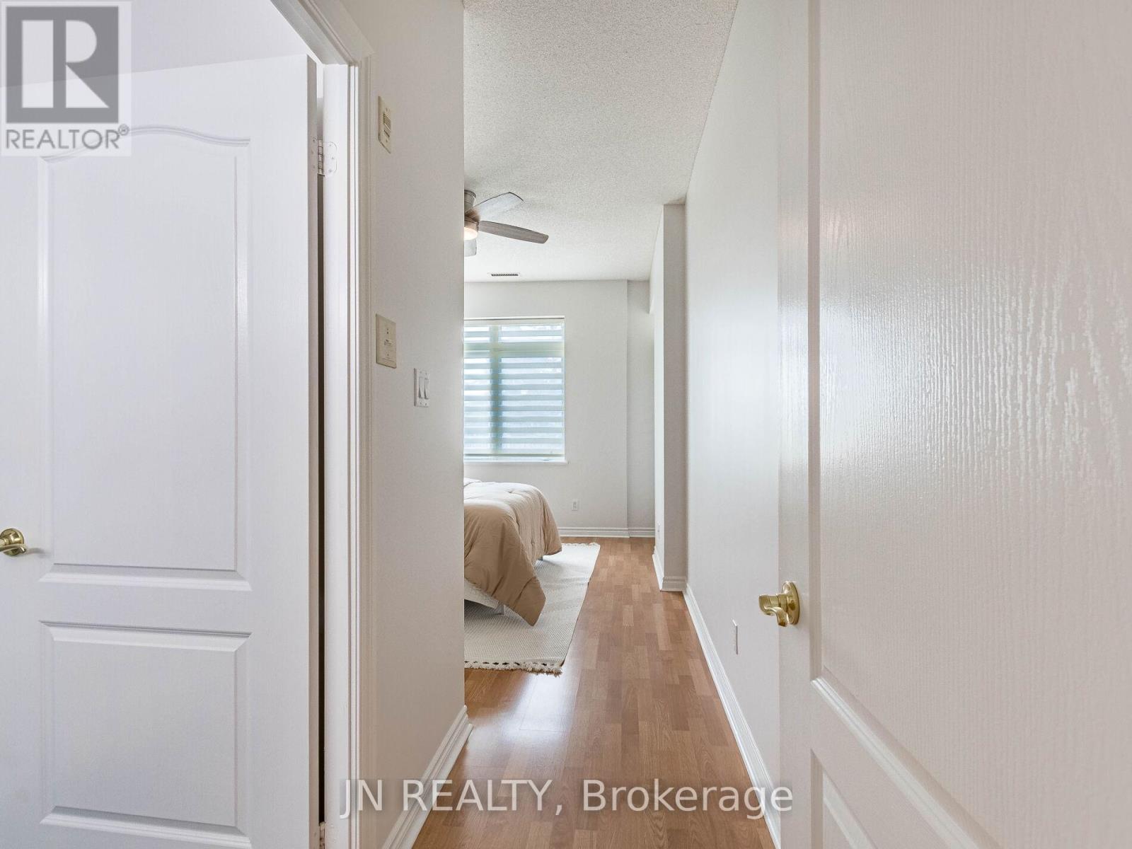 Photo 18 of 109 10 Dayspring Circle, Brampton ON