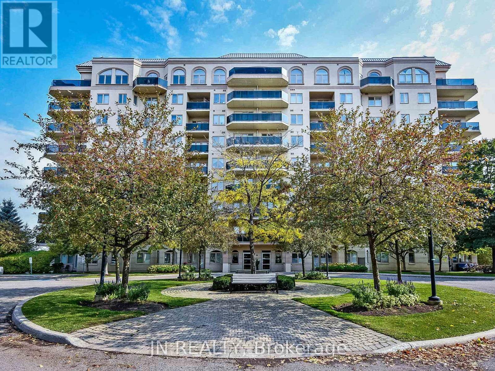 Photo 2 of 109 10 Dayspring Circle, Brampton ON