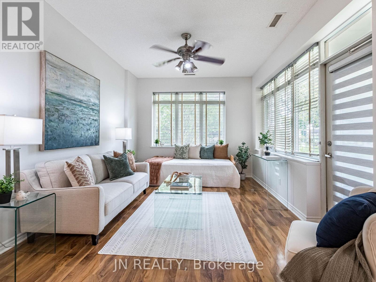 Photo 24 of 109 10 Dayspring Circle, Brampton ON
