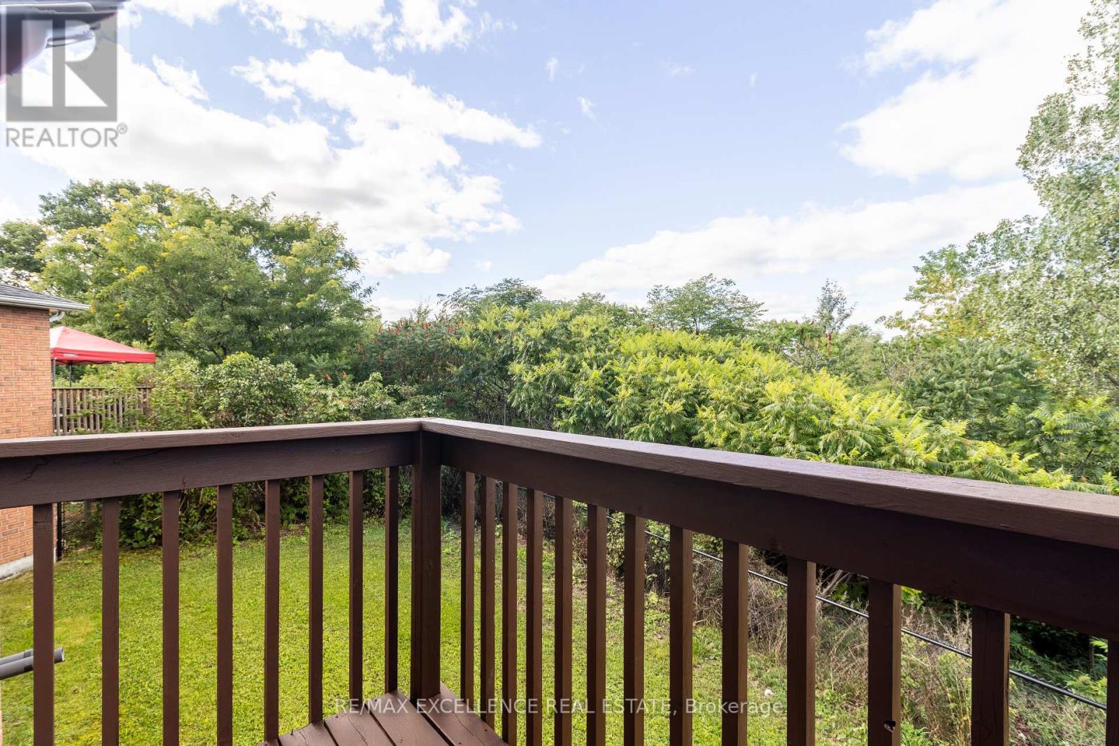 Photo 14 of 40 Monaco Court, Brampton ON
