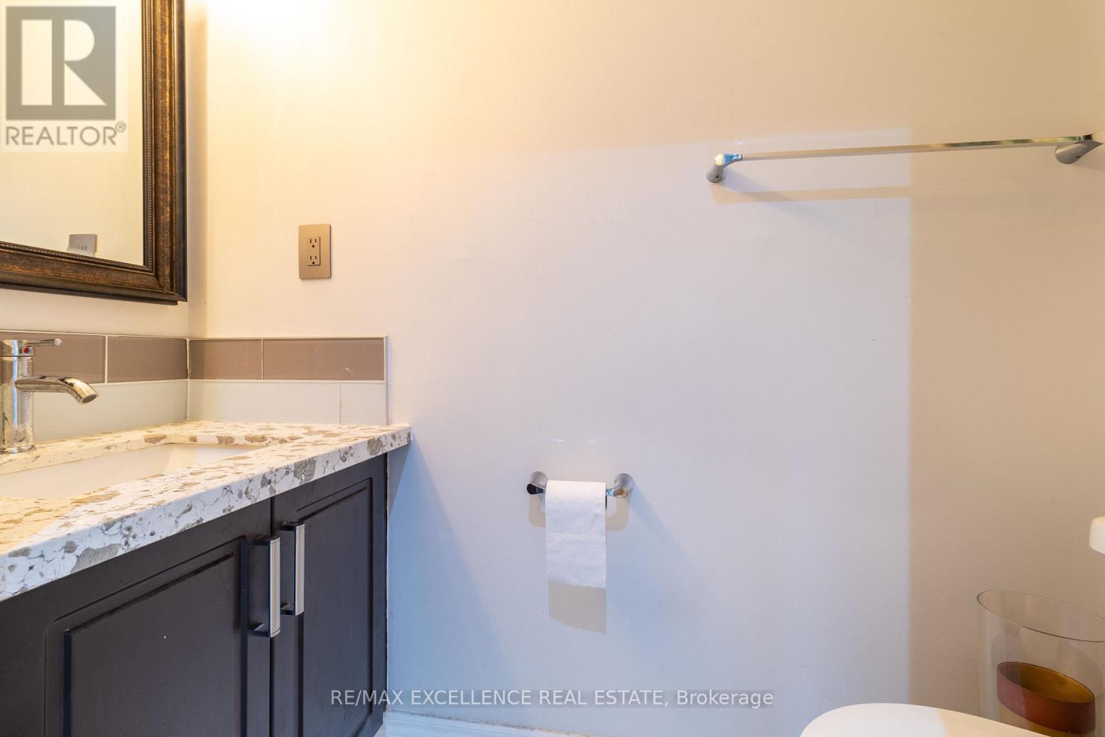 Photo 18 of 40 Monaco Court, Brampton ON