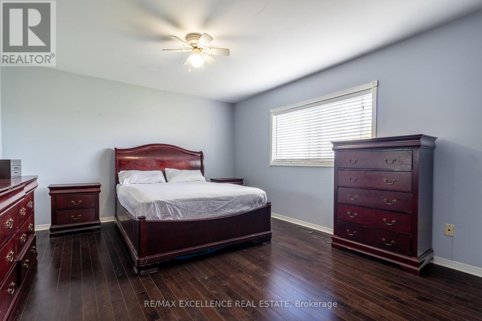 Photo 21 of 40 Monaco Court, Brampton ON