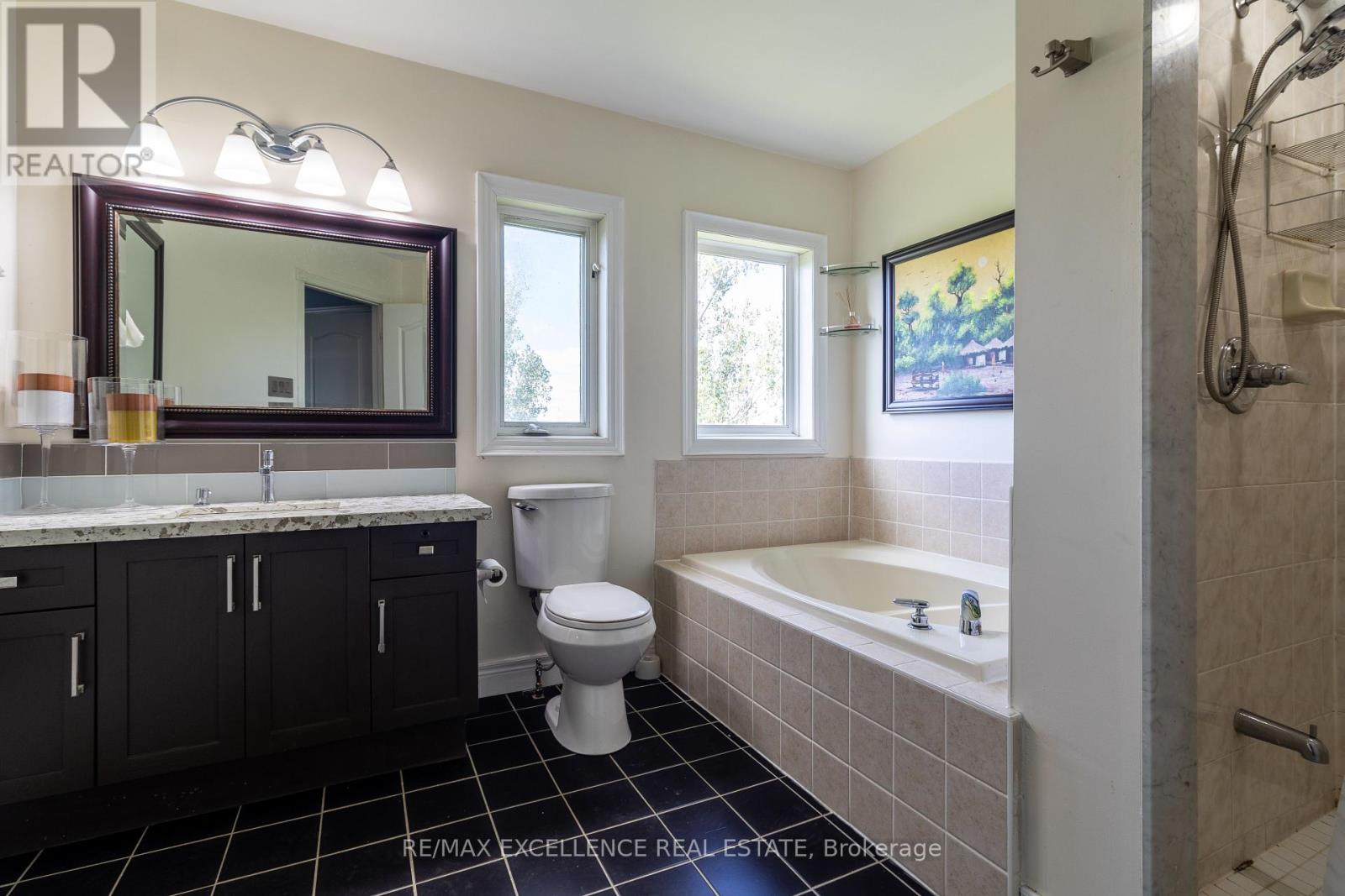 Photo 23 of 40 Monaco Court, Brampton ON
