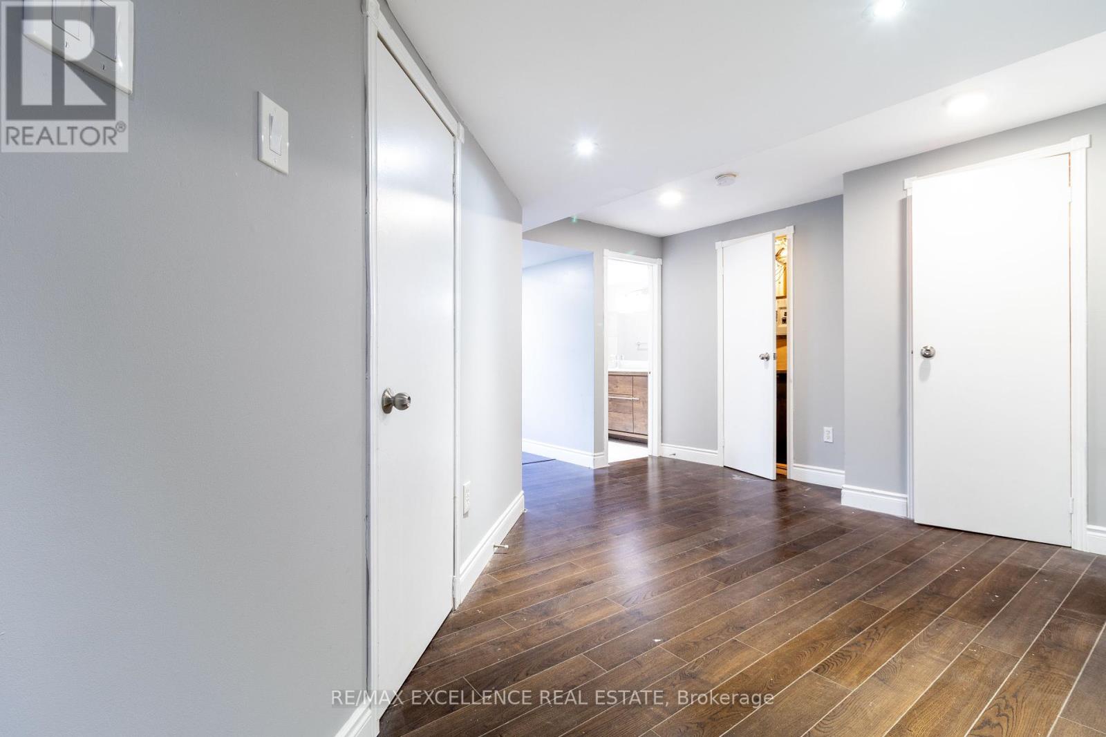 Photo 32 of 40 Monaco Court, Brampton ON