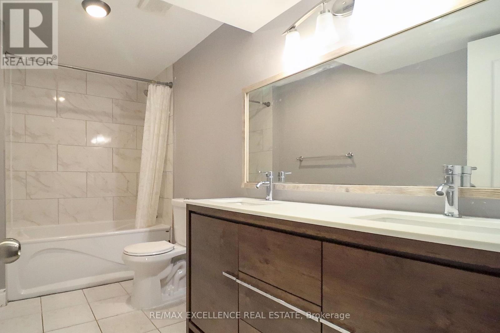 Photo 33 of 40 Monaco Court, Brampton ON