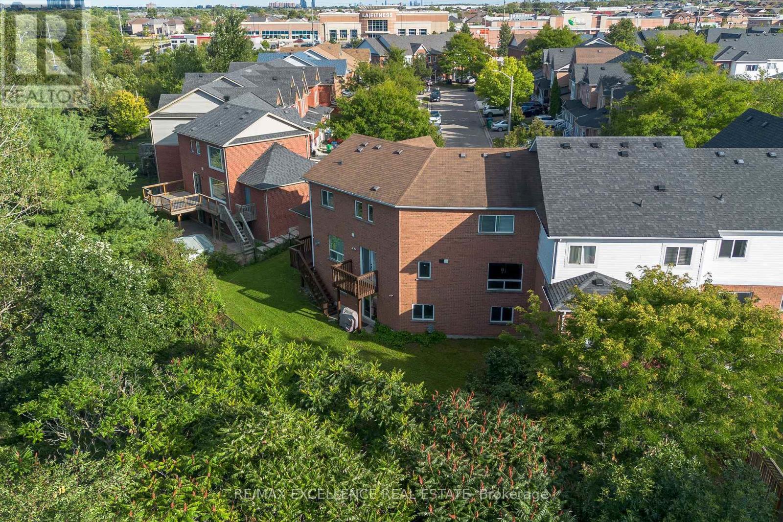 Photo 41 of 40 Monaco Court, Brampton ON