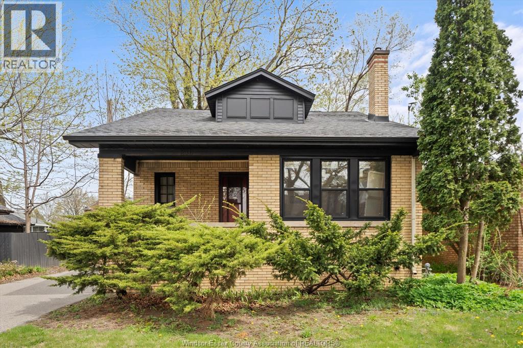 Photo 1 of 216 Thompson Boulevard, Windsor ON