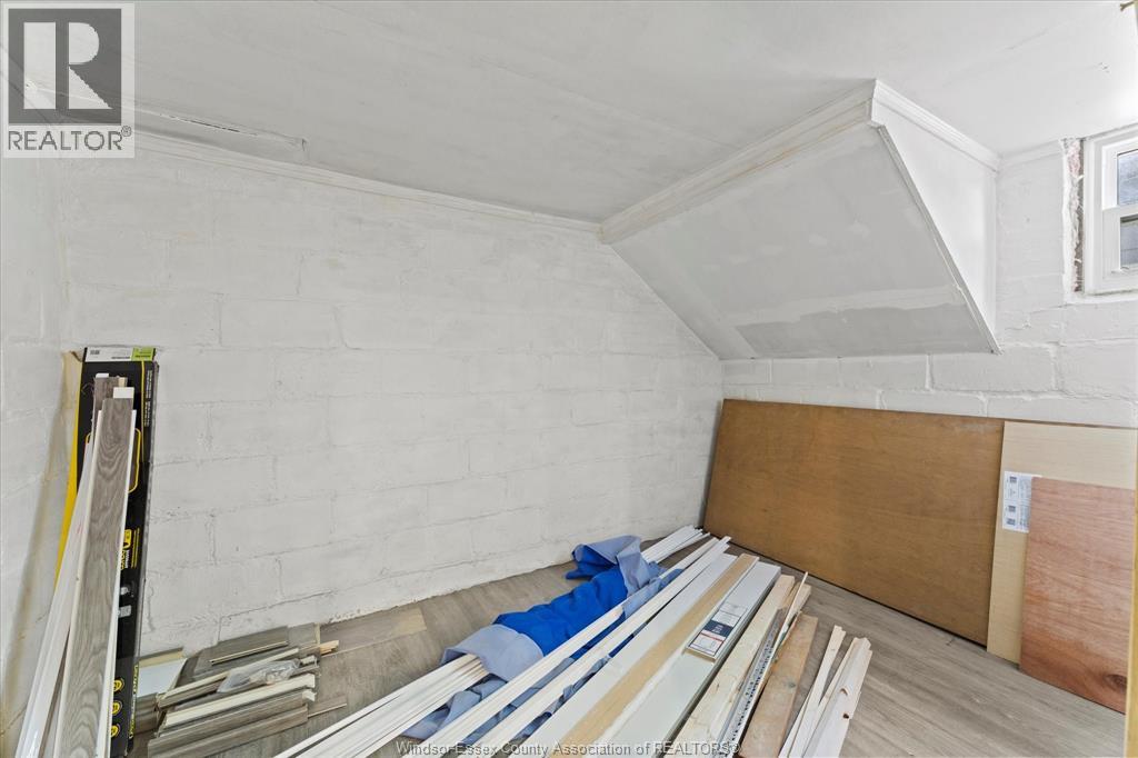 Photo 12 of 216 Thompson Boulevard, Windsor ON