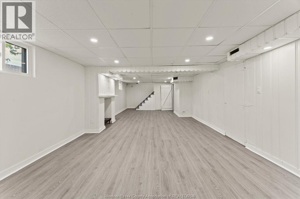 Photo 16 of 216 Thompson Boulevard, Windsor ON