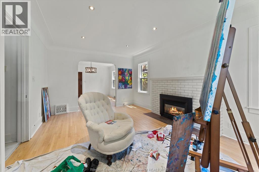 Photo 28 of 216 Thompson Boulevard, Windsor ON