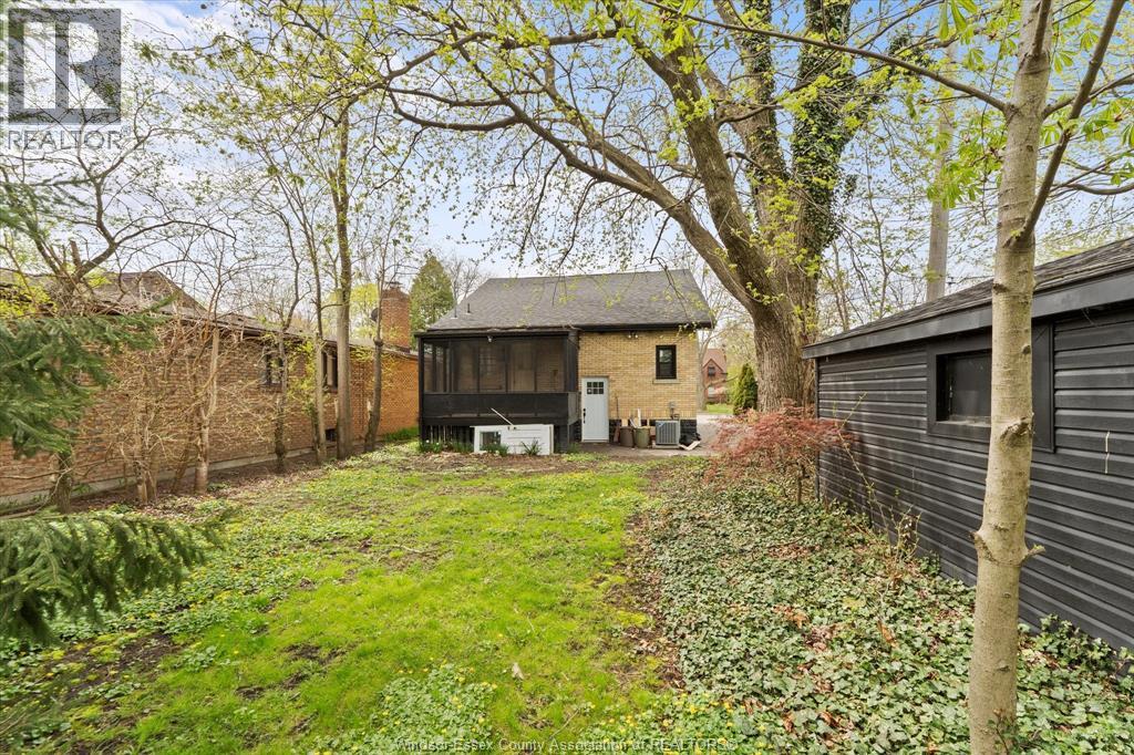 Photo 31 of 216 Thompson Boulevard, Windsor ON