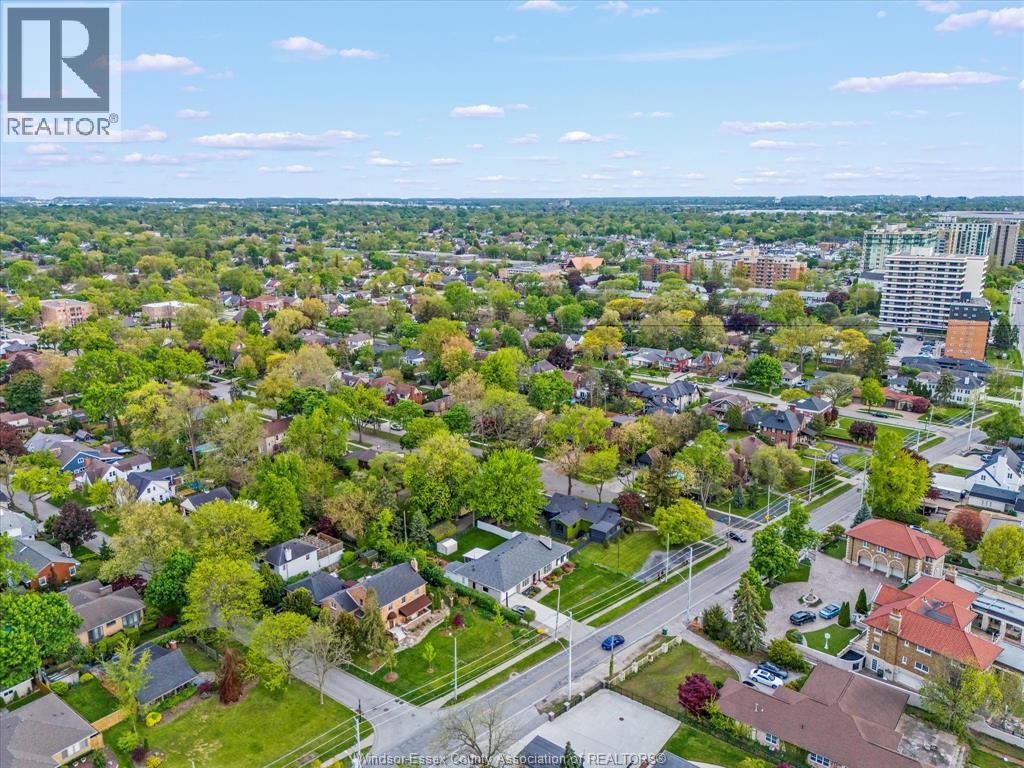 Photo 6 of 216 Thompson Boulevard, Windsor ON