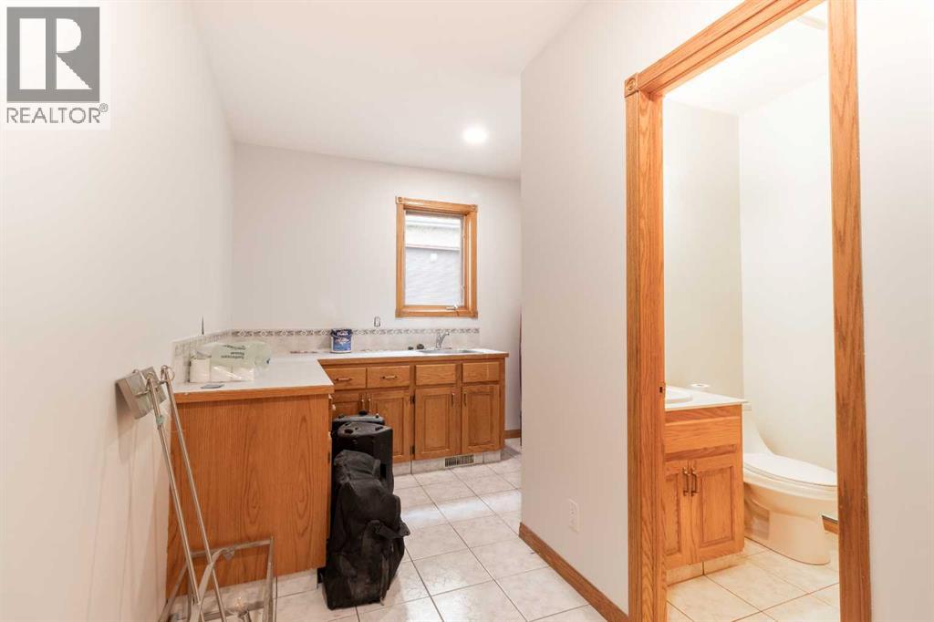 Photo 11 of 43 Signal Hill Mews Sw, Calgary AB