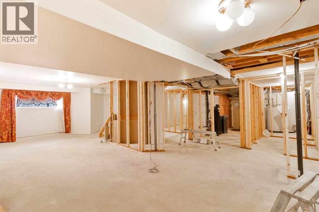 Photo 21 of 43 Signal Hill Mews Sw, Calgary AB