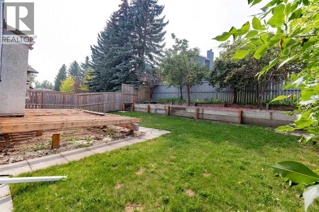 Photo 22 of 43 Signal Hill Mews Sw, Calgary AB