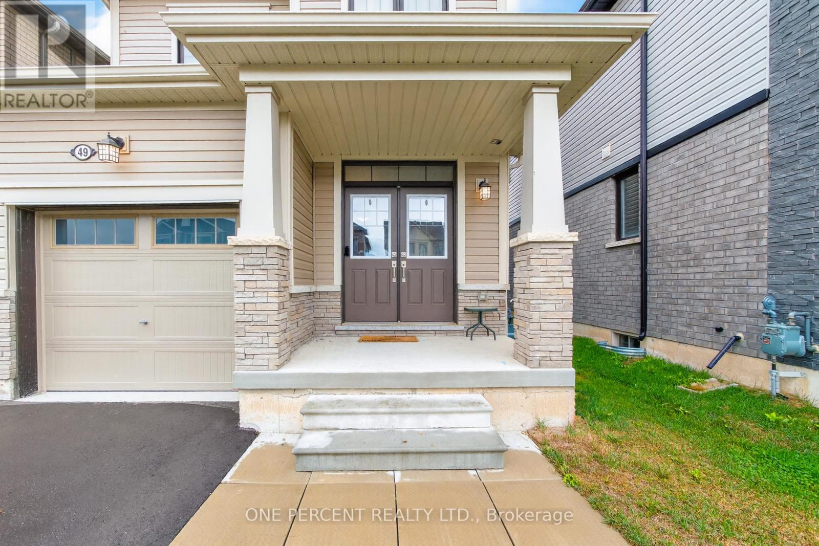 Photo 3 of 49 Sugar May Avenue, Thorold ON