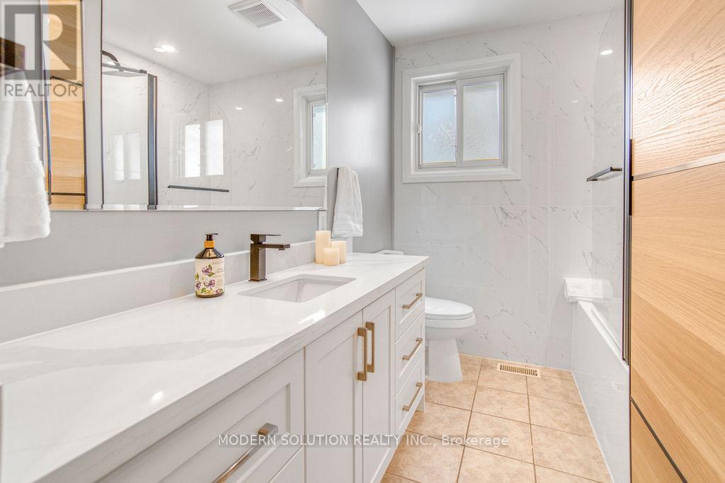 Photo 12 of 82 Shea Crescent, Kitchener ON