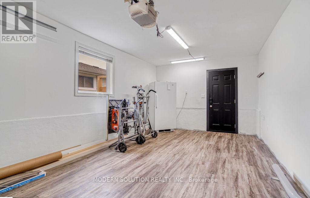 Photo 17 of 82 Shea Crescent, Kitchener ON
