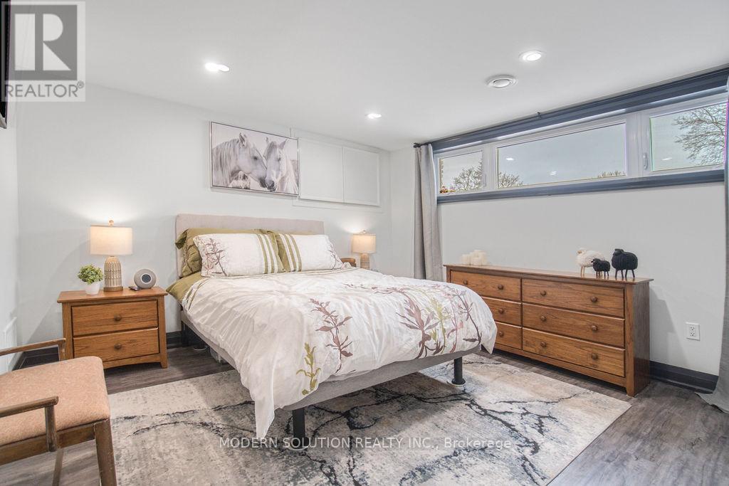Photo 19 of 82 Shea Crescent, Kitchener ON