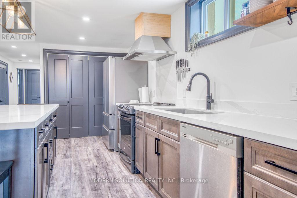 Photo 27 of 82 Shea Crescent, Kitchener ON