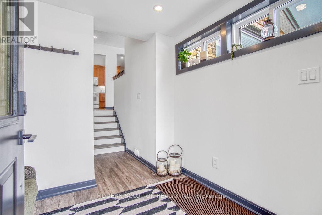 Photo 4 of 82 Shea Crescent, Kitchener ON