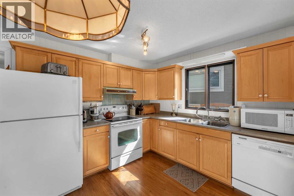 Single Family House for Sale in  Scenic Green NW Scenic Acres Calgary 