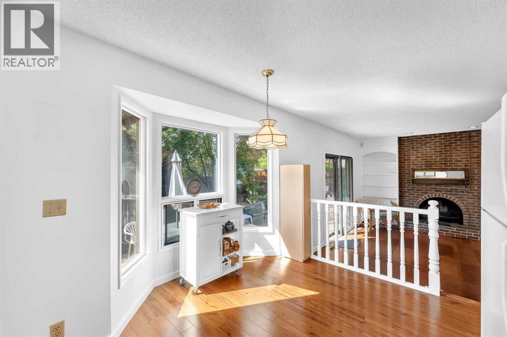 Single Family House for Sale in  Scenic Green NW Scenic Acres Calgary 