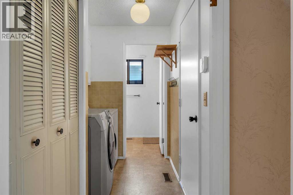 Single Family House for Sale in  Scenic Green NW Scenic Acres Calgary 