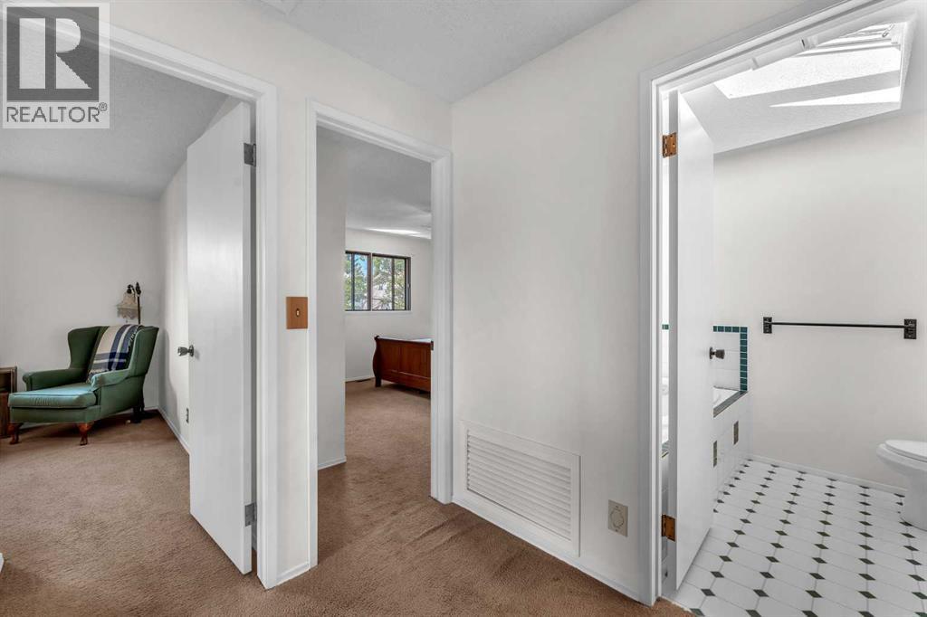 Single Family House for Sale in  Scenic Green NW Scenic Acres Calgary 