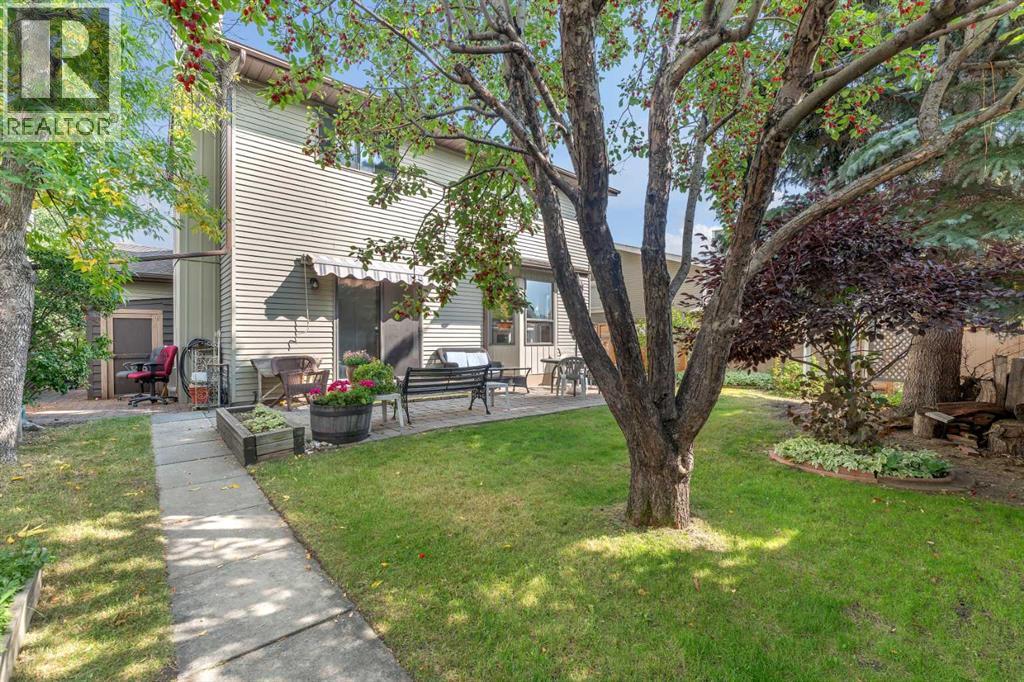 Single Family House for Sale in  Scenic Green NW Scenic Acres Calgary 