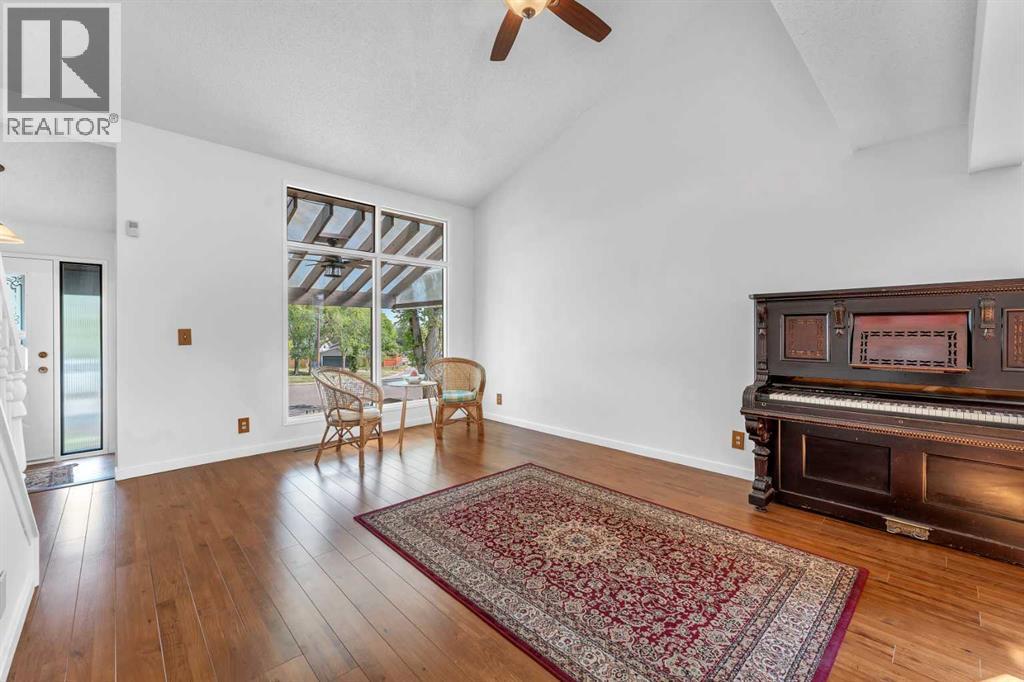 Single Family House for Sale in  Scenic Green NW Scenic Acres Calgary 