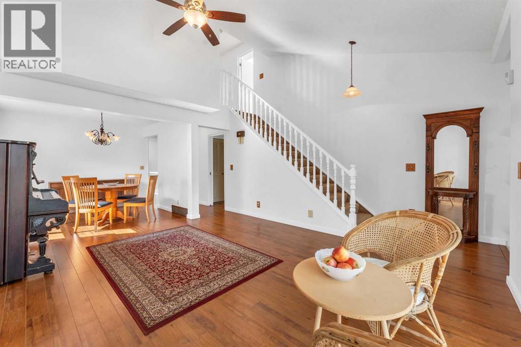 Single Family House for Sale in  Scenic Green NW Scenic Acres Calgary 