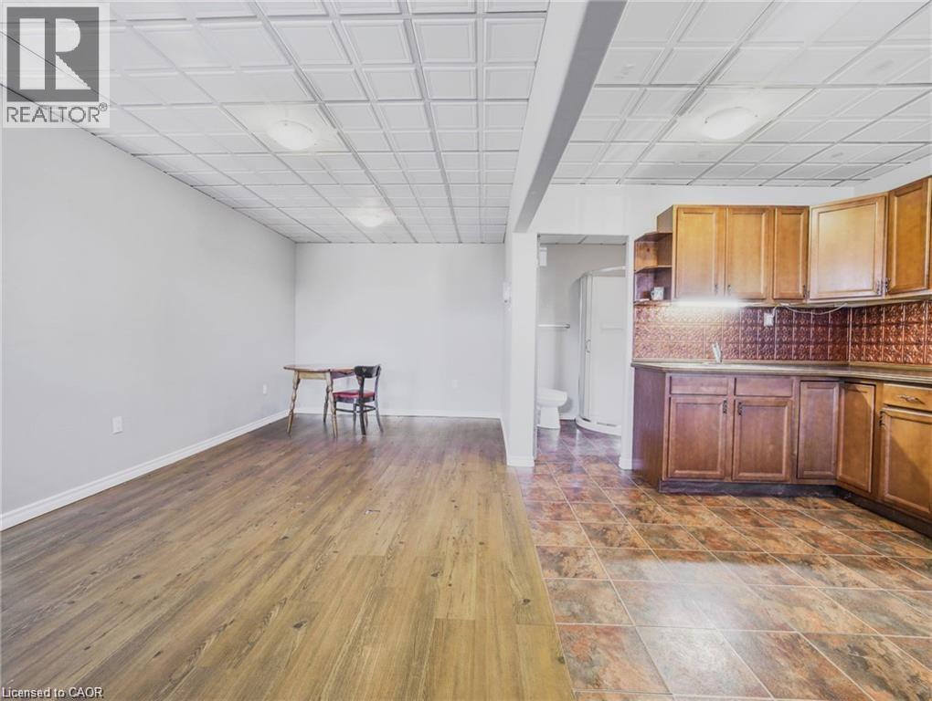Photo 12 of 14 Victoria Avenue N, Hamilton ON