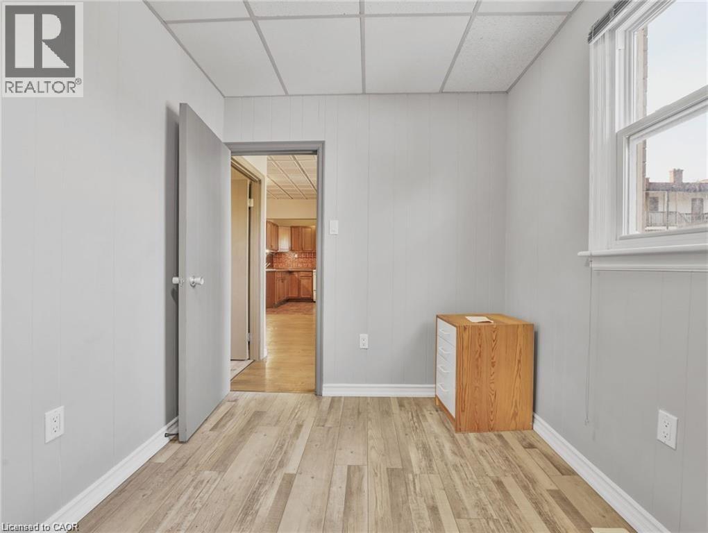 Photo 19 of 14 Victoria Avenue N, Hamilton ON