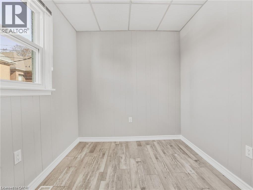 Photo 21 of 14 Victoria Avenue N, Hamilton ON