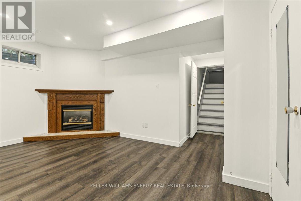 Photo 10 of 111 Cromwell Avenue, Oshawa ON