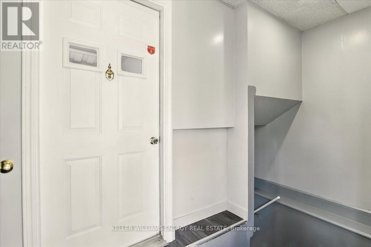 Photo 3 of 111 Cromwell Avenue, Oshawa ON