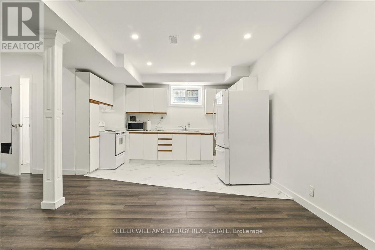 Photo 6 of 111 Cromwell Avenue, Oshawa ON