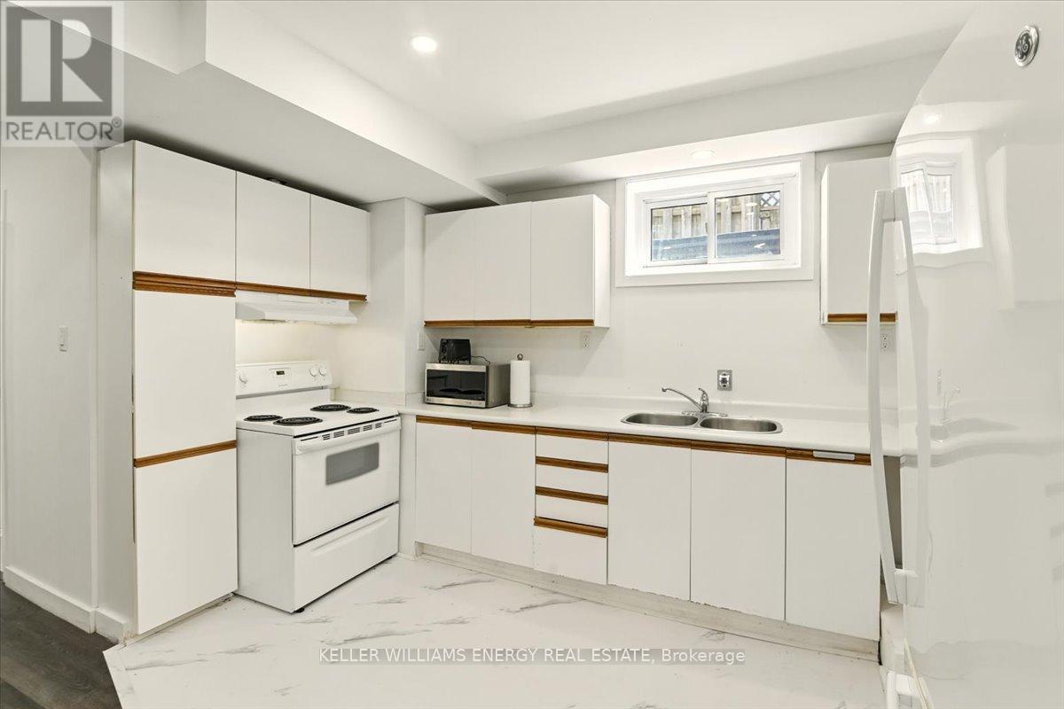 Photo 8 of 111 Cromwell Avenue, Oshawa ON