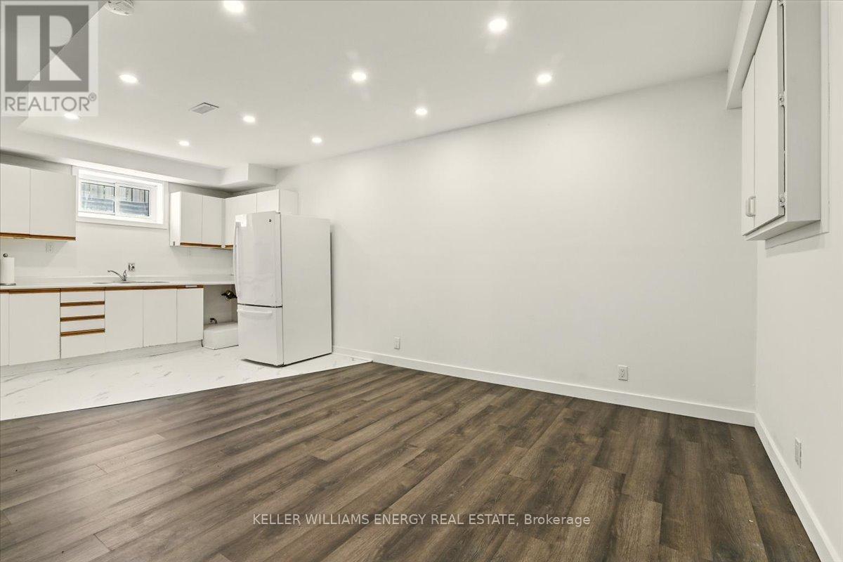 Photo 9 of 111 Cromwell Avenue, Oshawa ON