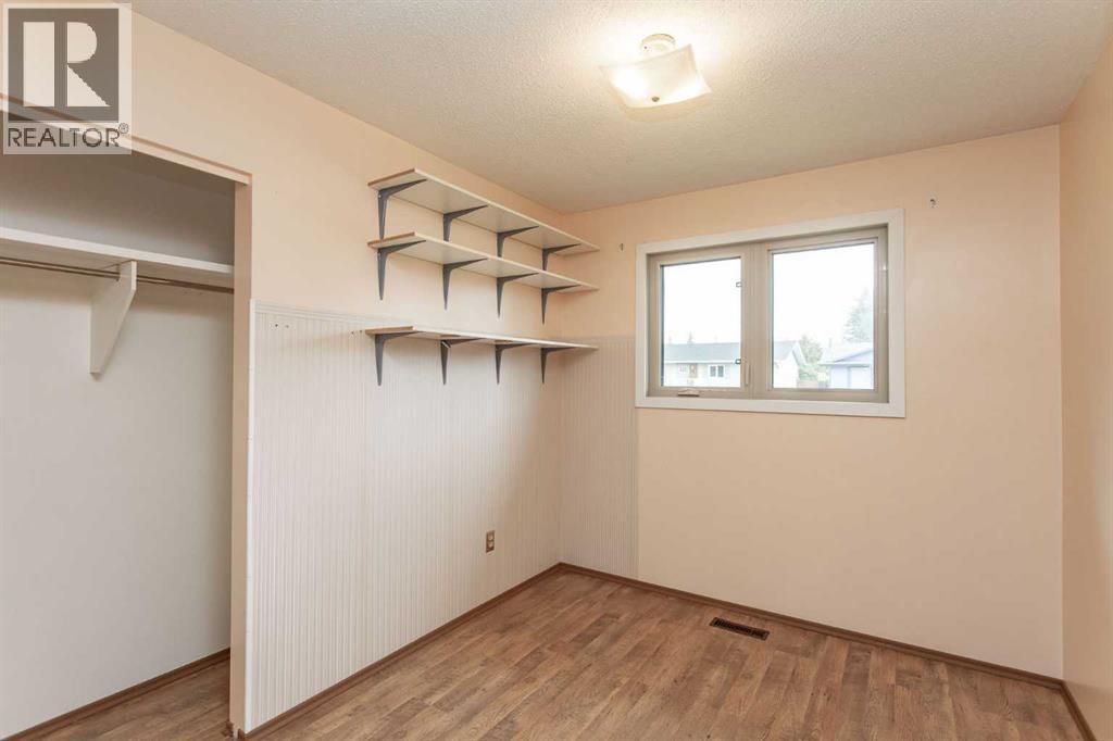 Photo 14 of 11 Osborne Street, Red Deer AB