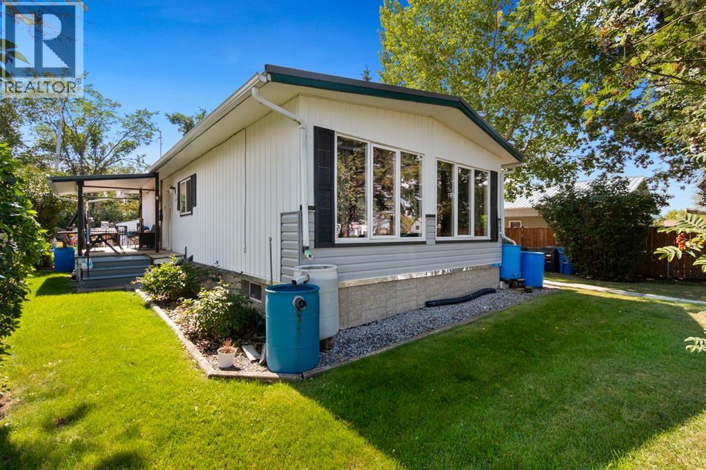 Photo 4 of 2109 18 Avenue, Bowden AB